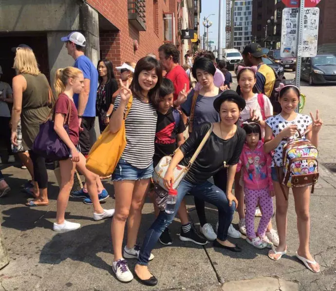 40歲阿雅全家近照,活佛老公送千萬豪宅,3歲女兒深得張傑喜愛!