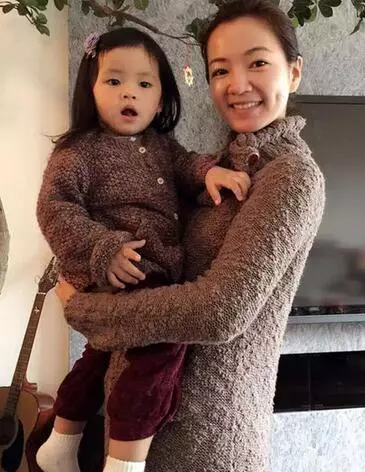 40歲阿雅全家近照,活佛老公送千萬豪宅,3歲女兒深得張傑喜愛!