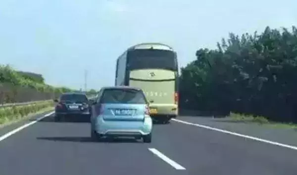 高速開車,最招恨的十大動作,看你中了幾條!