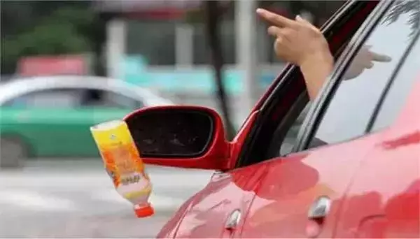 高速開車,最招恨的十大動作,看你中了幾條!