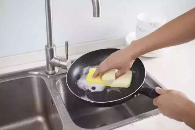 馬上檢查你家裡的油壺!這個習慣很要命