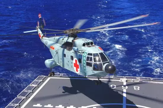 我軍萬噸巨艦挺進美國後院,乾了美軍沒幹的事,國際社會一致叫好