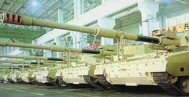 重大消息!中國新型武器亮相俄國,中東多國排隊購買,十分搶眼