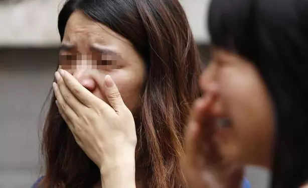 妻子生女兒,丈夫隔天就讓她去上班,娘家人拿出一份協議婆婆愣了