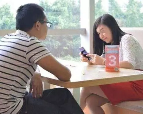 老公前女朋友結婚,讓一起去參加,剛到婚禮現場,老公叫俺滾