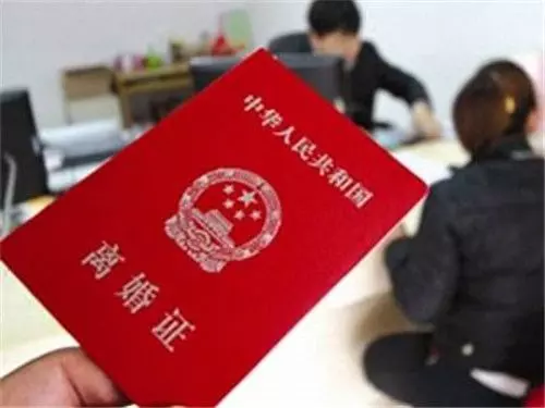 婆婆住院,兒媳伺候7天沒合眼,出院時複查,醫生寫三字:離婚吧