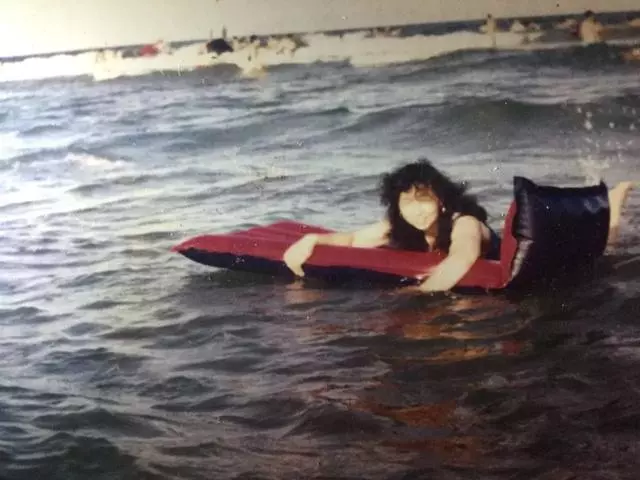 五千隻流浪狗被善良老人救助,花巨款建造愛之家,20年風雨不棄