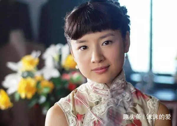 本是一位舞伴,卻因在春晚上被謝霆鋒牽了一下手,從此路人變明星!