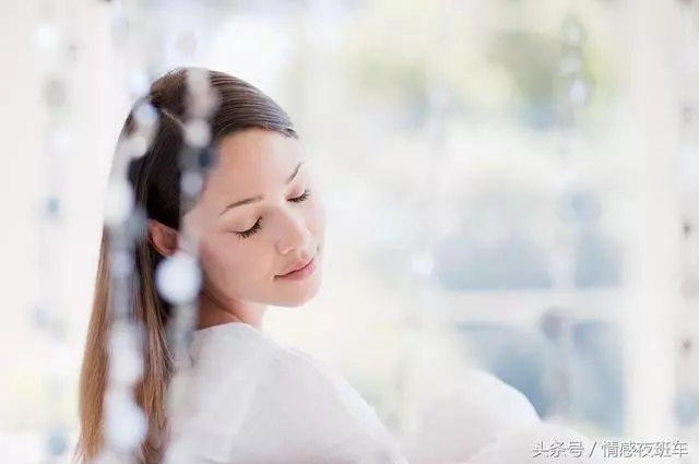 婆婆得病我一直貼身照顧,聽到小姑子和老公的對話,我氣跑回娘家