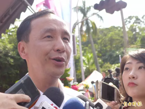 轟侯友宜六都唯一不辯論 蘇貞昌:新北市民就這樣被比下去嗎?
