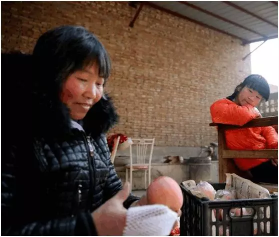 兩個兒子都有錢,母親卻要在窮女兒家養老,住了倆月,女兒紅了眼