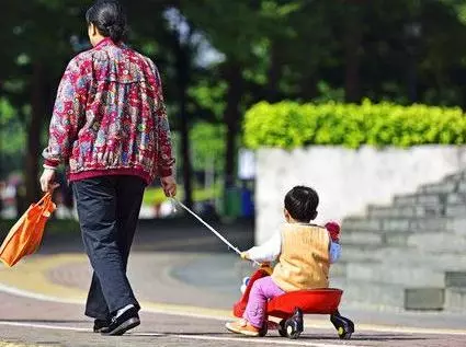 兒媳是殘疾人,婆婆把她當女兒,兒媳打開姑子的手機把婚離了