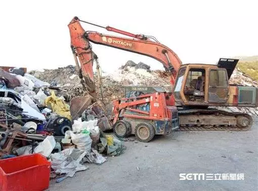 新北市趙男當場被小山貓夾斷頭，身首分離慘亡