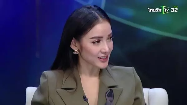 泰女星爆料自己身世離奇,哥哥=父親!媽媽=奶奶