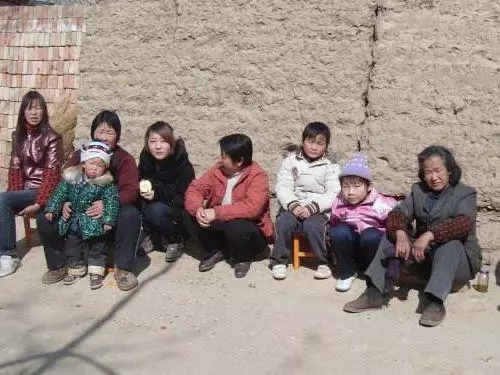 傻妹妹問我借5千,我給她一萬,轉帳過去妹一句話,我趕緊報警