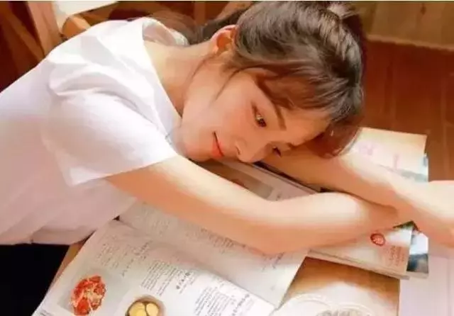 第一次去男友家,准婆婆很熱情,卻用清湯麵招待我,我含淚吃下面