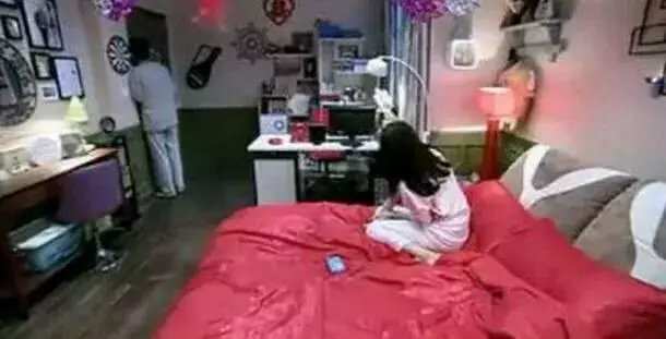 新婚夜婆婆讓我和老公分房睡,我拒絕,婆婆掀開被子,我不再說話