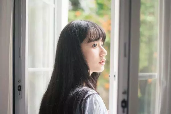結婚四年妻子終於懷孕,丈夫獎勵十萬,丈母娘來後男子才知自己傻