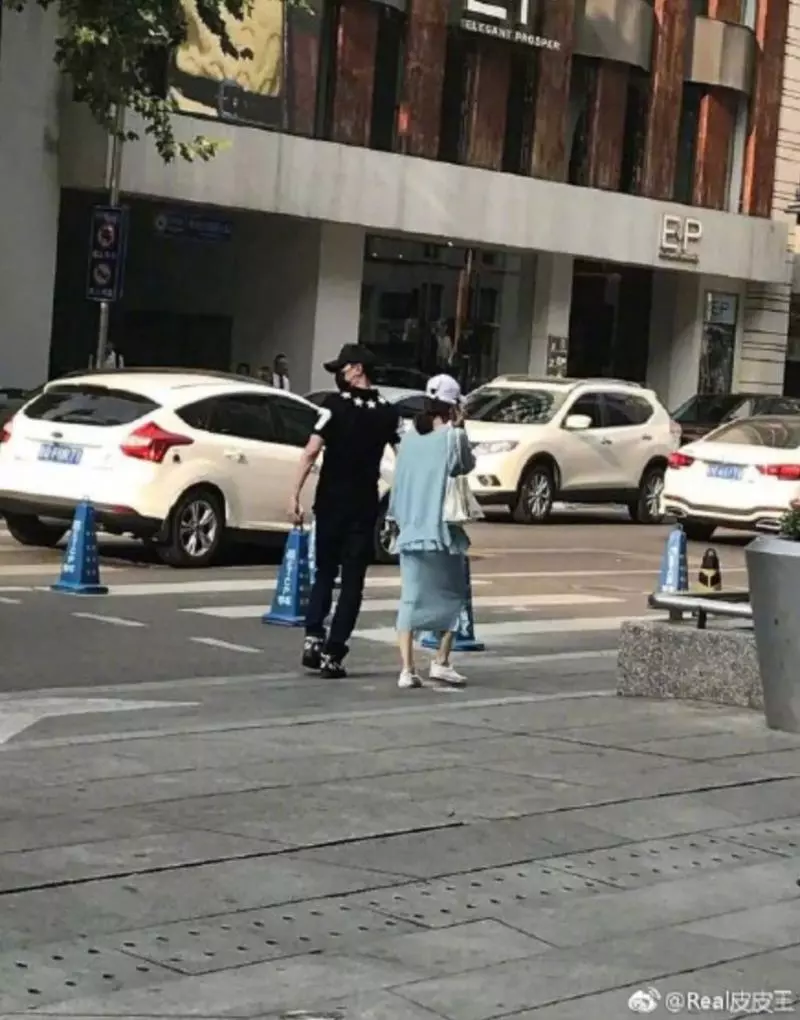 馮紹峰「情史」被挖出!沒想到個個都是「一線女明星」!網友驚:「都是女神...」