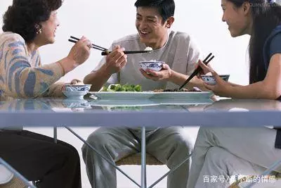 兒子去世兩年後兒媳要改嫁,婆婆給她一百萬,卻提出一個奇葩要求