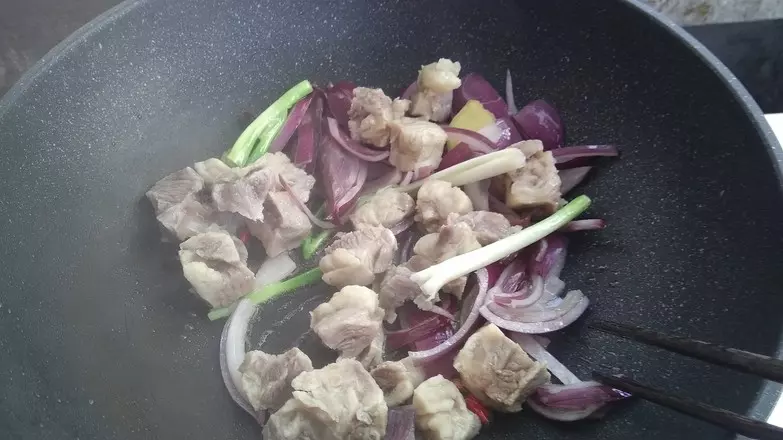 天冷了,燉一鍋熱乎乎的番茄燉牛腩!