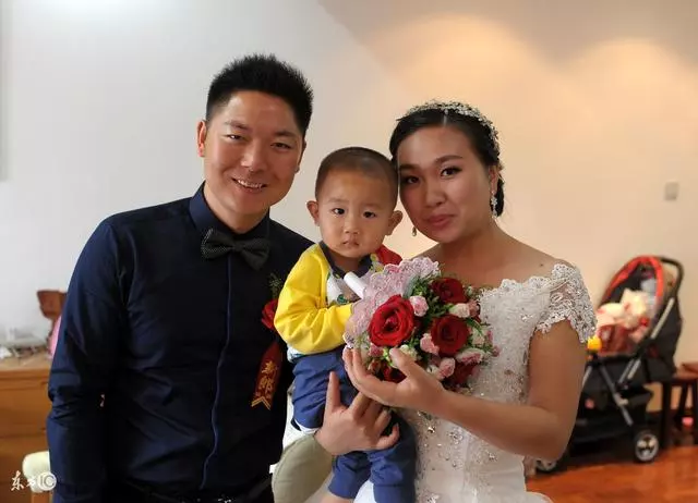 外辛苦打工賺錢,過節回家3歲兒子「一聲爸」,我氣得差點掀翻菜桌!