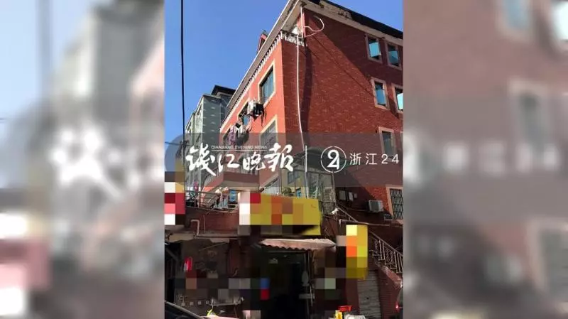 「乞討奶奶」車站沿途要錢 遭起底住別墅其實超有錢