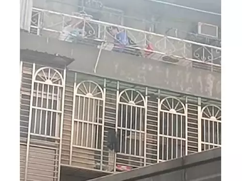 媽媽不會丟垃圾 兒子怒打頭教育