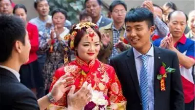 姐姐出嫁三個月沒了消息,母親跑去她婆家,推開房門泣不成聲