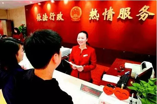 結婚兩年未孕老公和我離婚,走出民政局我跟前夫說句話,他愣住了
