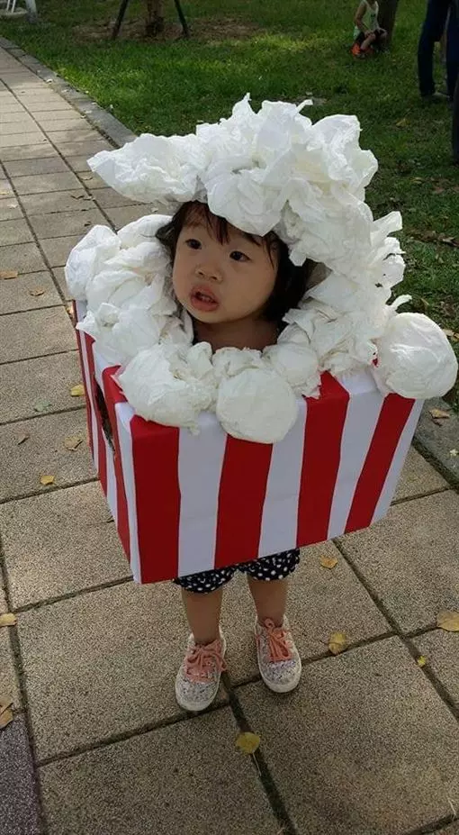 爸媽都拼了 「萬聖節小孩變裝比比看」吸管珍奶太強