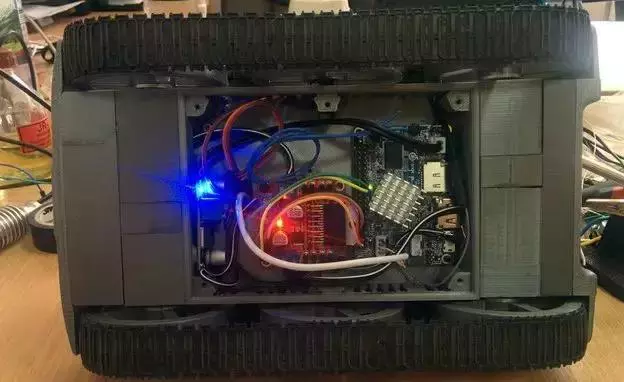 為了玩遊戲,他們造了個核電站廢墟