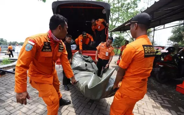 【印尼Lion Air高速墜海】189人恐全罹難,CEO證實客機前一晚飛行曾出問題…