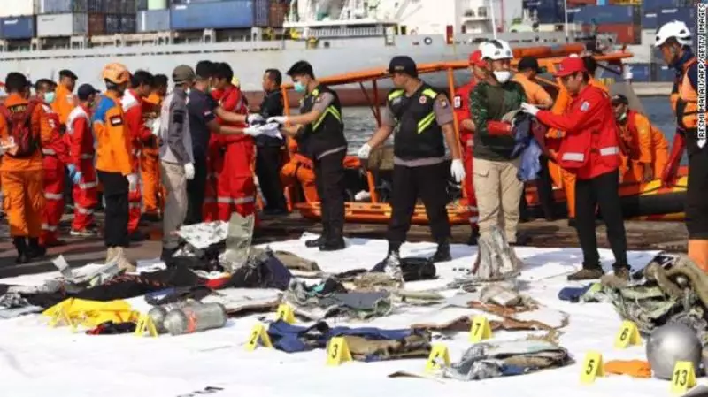 【印尼Lion Air高速墜海】189人恐全罹難,CEO證實客機前一晚飛行曾出問題…