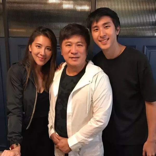 小禎與「高顏值弟弟」同框!年僅23歲身高184公分,「超優基因」讓網友直呼:「好像趙又廷!」