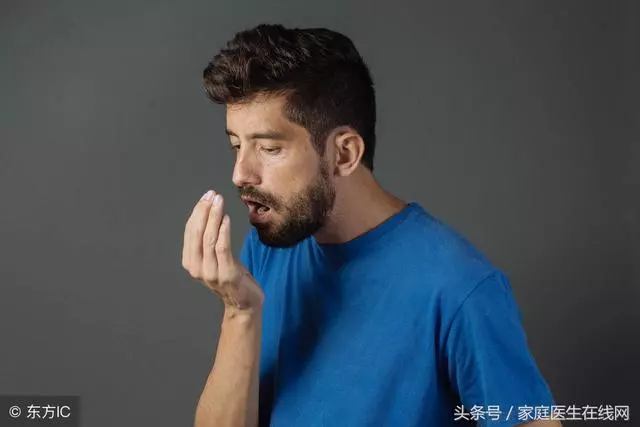 每天早晚刷牙,為什麼還會有口臭?這3類疾病在「作亂」