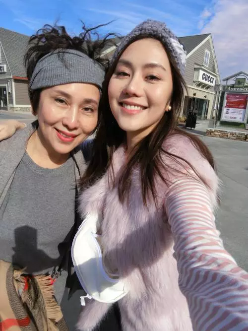 媽媽遭爸爸家暴哭不停,王宇婕卻「裝睡當沒聽到」 !