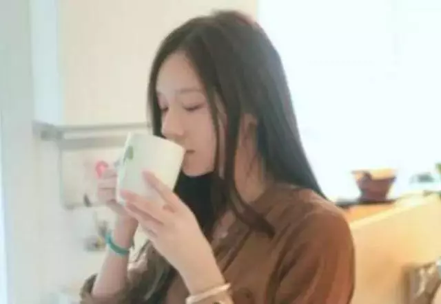 一半開水一半冷水兌成溫水喝,對身體有害