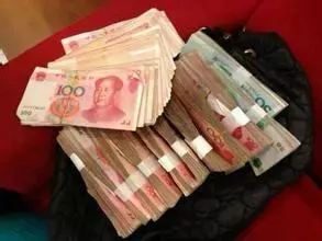 婆婆再婚,大家都很高興,而我卻大鬧婚禮,把桌子都掀了,老公說,做得好!
