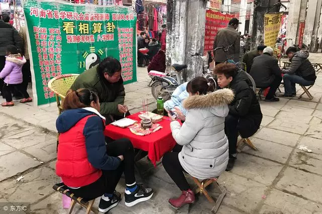 婚後五年我才懷孕,寒酸婆婆去我公司大鬧,最終我只得向公司辭職