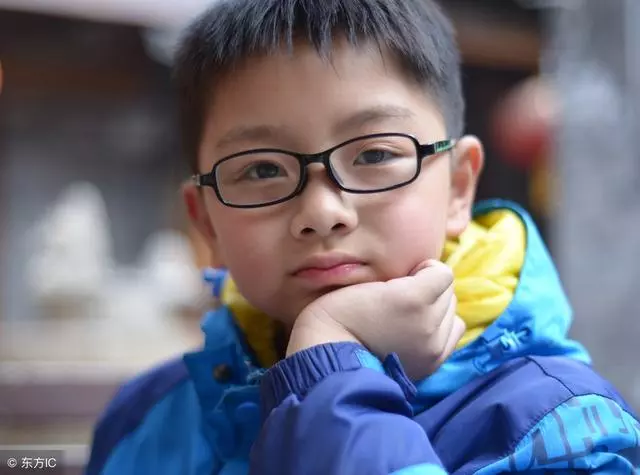 婆婆動手打我,公公拉偏架,7歲兒子說番話,老公遮面擋羞