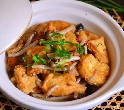香噴噴的素菜,你想不到有多好吃,出乎意料的香~