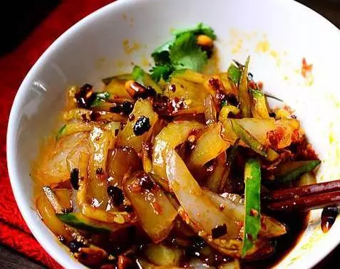 香噴噴的素菜,你想不到有多好吃,出乎意料的香~
