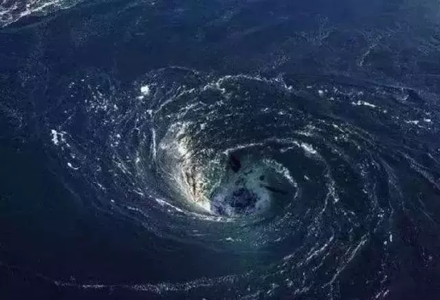 地球到底有多深?都是實心還是空的?那麼多水,每天都流進了哪裡
