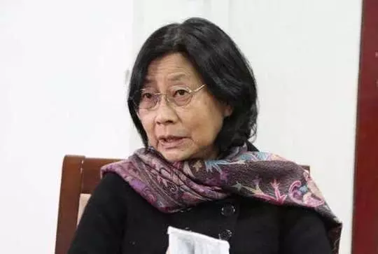 又一名人逝世,轟動港台娛樂圈洪金寶,劉德華帶傷攜妻含淚參加!