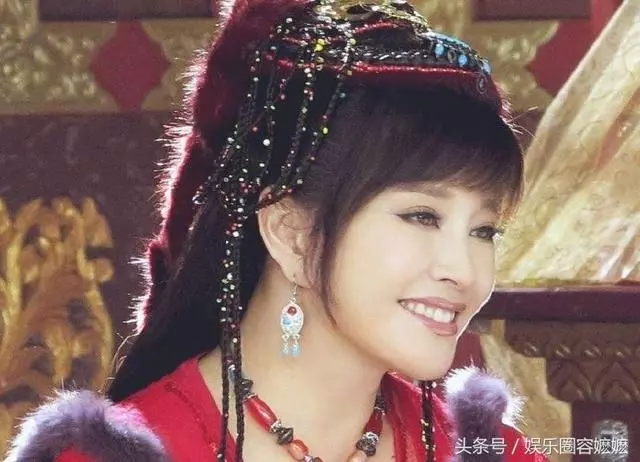 玻尿酸注射過量的女星們,李小璐臉上坑坑窪窪,王心凌直接認不出!