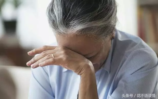 結婚婆婆不給彩禮,說不要她養老,三年後,婆婆病重求兒媳照顧