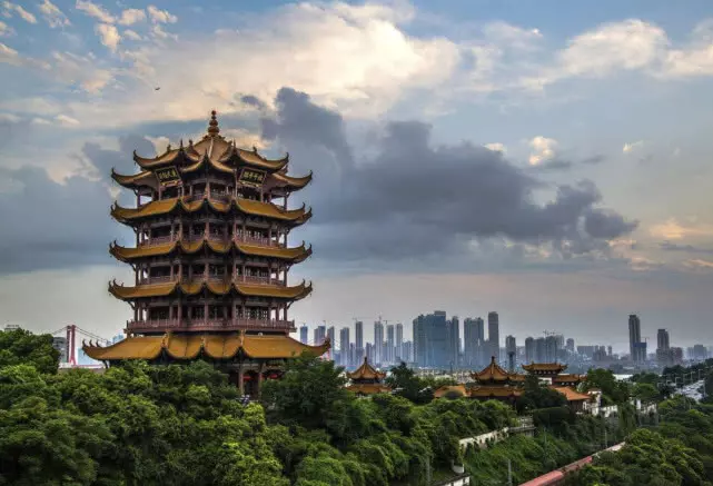 中國位置「最好」的城市,被長江一分為三,直航世界五大洲