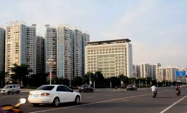 中國最慘城市:人口700萬卻僅有一座火車站,還被鄰城封出海口