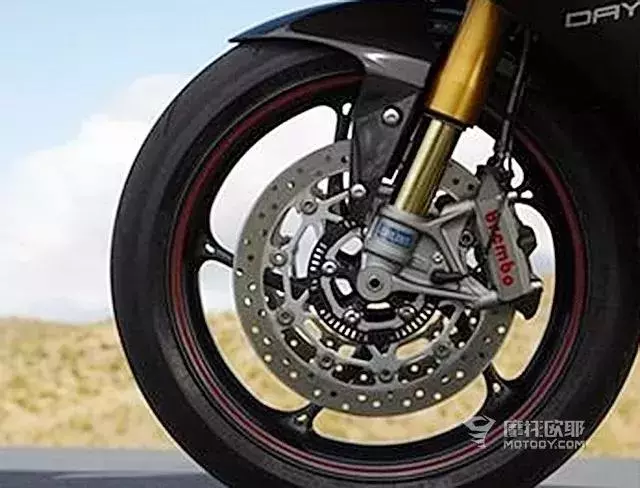 帝國餘暉:簡評凱旋Daytona675